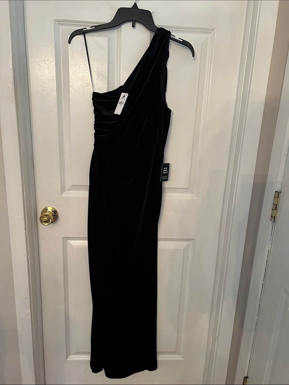 Express One-Shoulder Black Velvet Gown